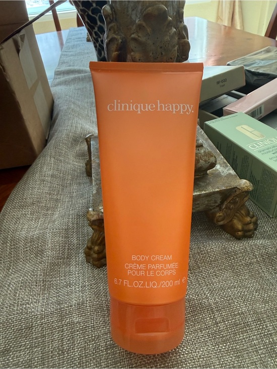 Clinique Other - clinique happy  BODY CREAM
CRÈME PARFUMÉE